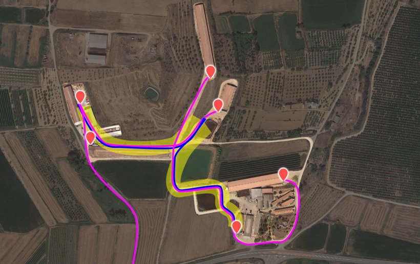 Imagem 3. Fluxo de tráfego actual. O camião interno foi representado a azul e o externo a lilás. O risco amarelo representa a zona de risco de contaminação cruzada.
