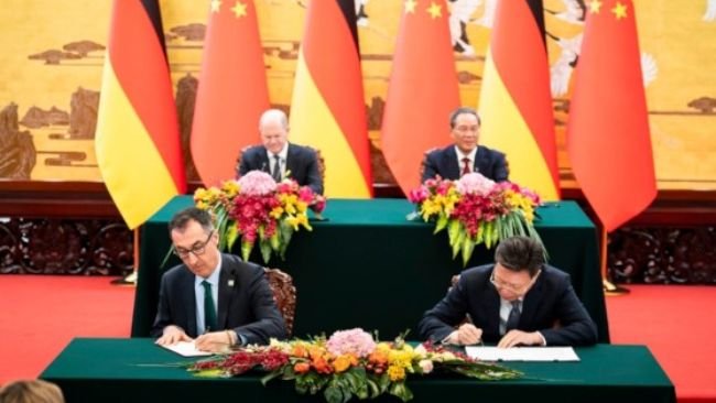 Alemanha e China assinam dois acordos bilaterais sobre exportações agrícolas alemãs.